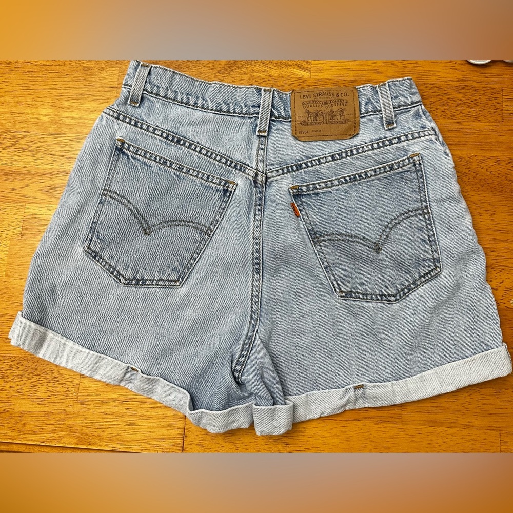 Levi’s VTG orange tag light wash denim shorts - Picture 3 of 9